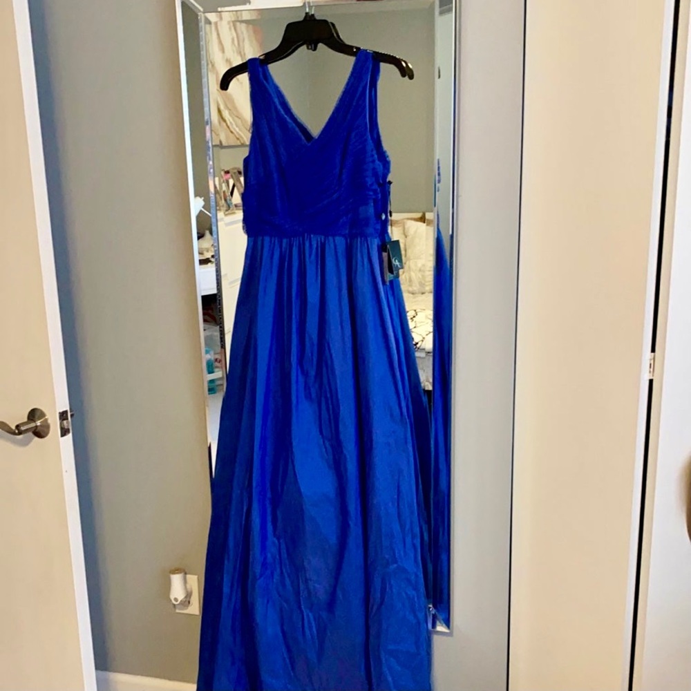 Andrianna Papell purple gown. Size 6. New